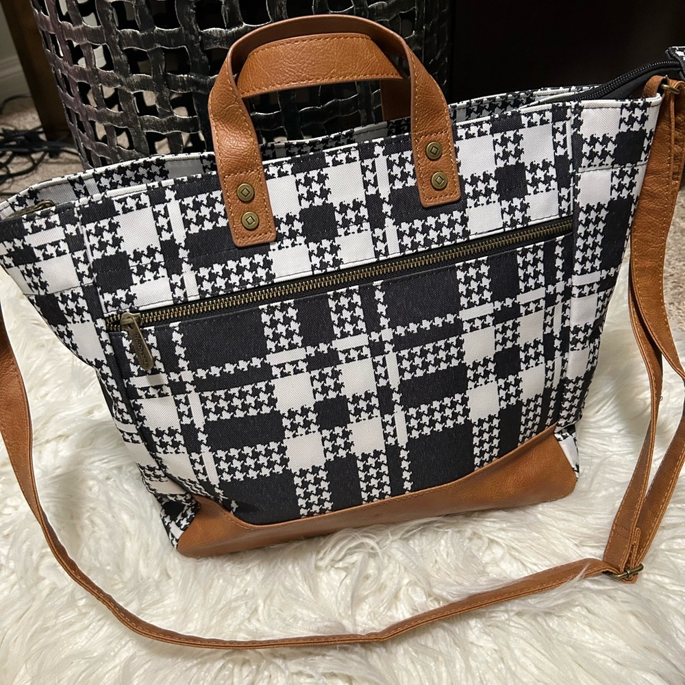 Thirty-one step up tote-hounds tooth